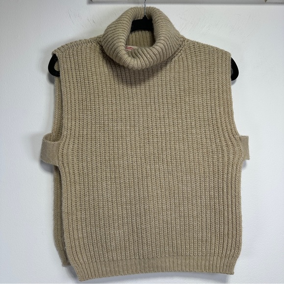 StilEstro Jackets & Blazers - StilEstro Chunky Ribbed Turtleneck Open-Side Sweater Vest | One Size | Tan Vest